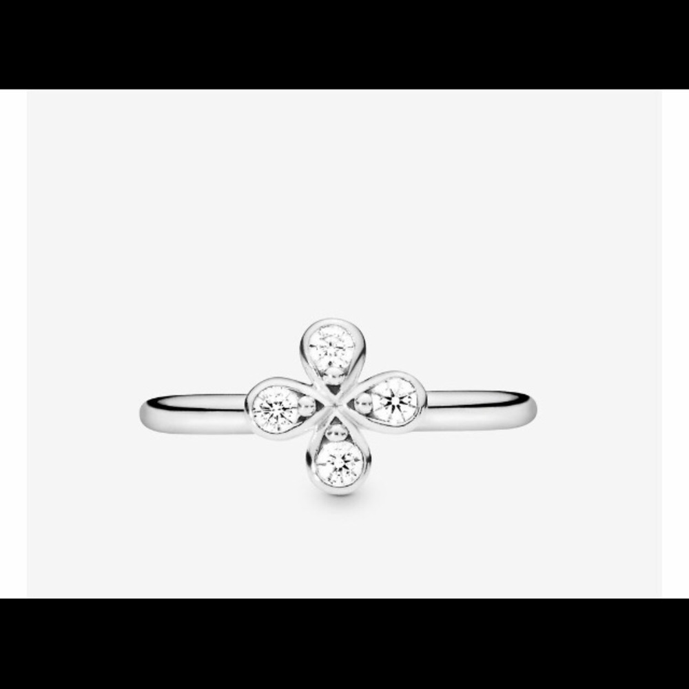 NWOT Pandora 4-Petal Flower Ring—Sz 6 (Eur 52)